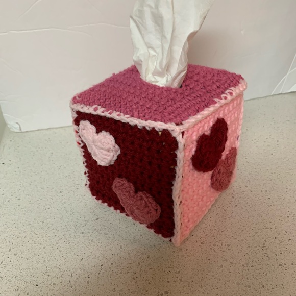 Valentines Pink Tissue Box Cover Cozy New Handmade Crochet - Picture 2 of 10